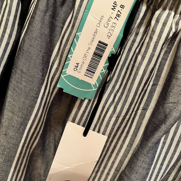 Stitch Fix NWT Off the shoulder women’s dress - Picture 3 of 4